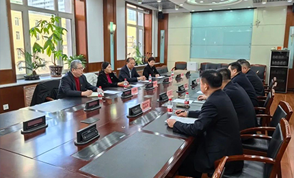 918博天娱乐官网股份董事长胡晓萍、总裁芦传有赴黑龙江省药品监督管理局座谈交流